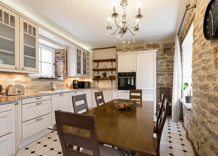 Airhome - Vaimu Reval